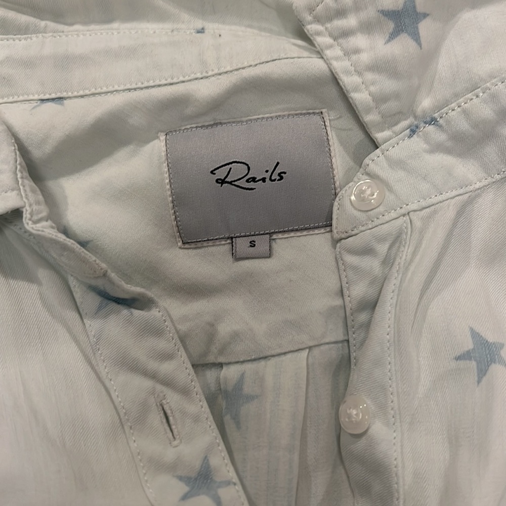 Rails Classic Silk Light Blue Button Down Size: S - image 2